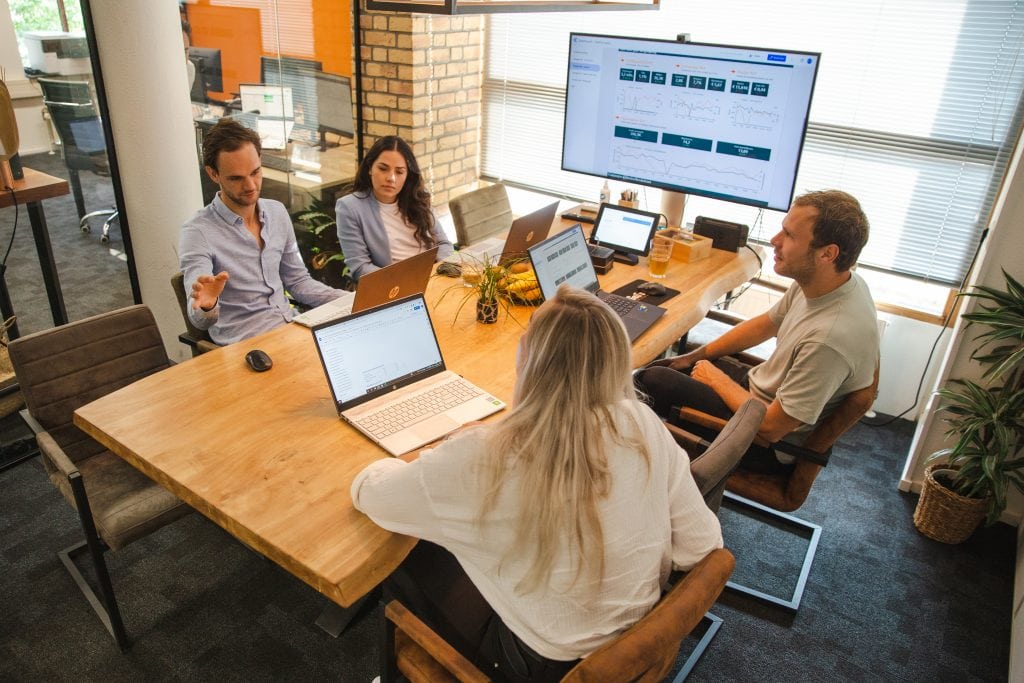 Specialist van GetForward aan het werk